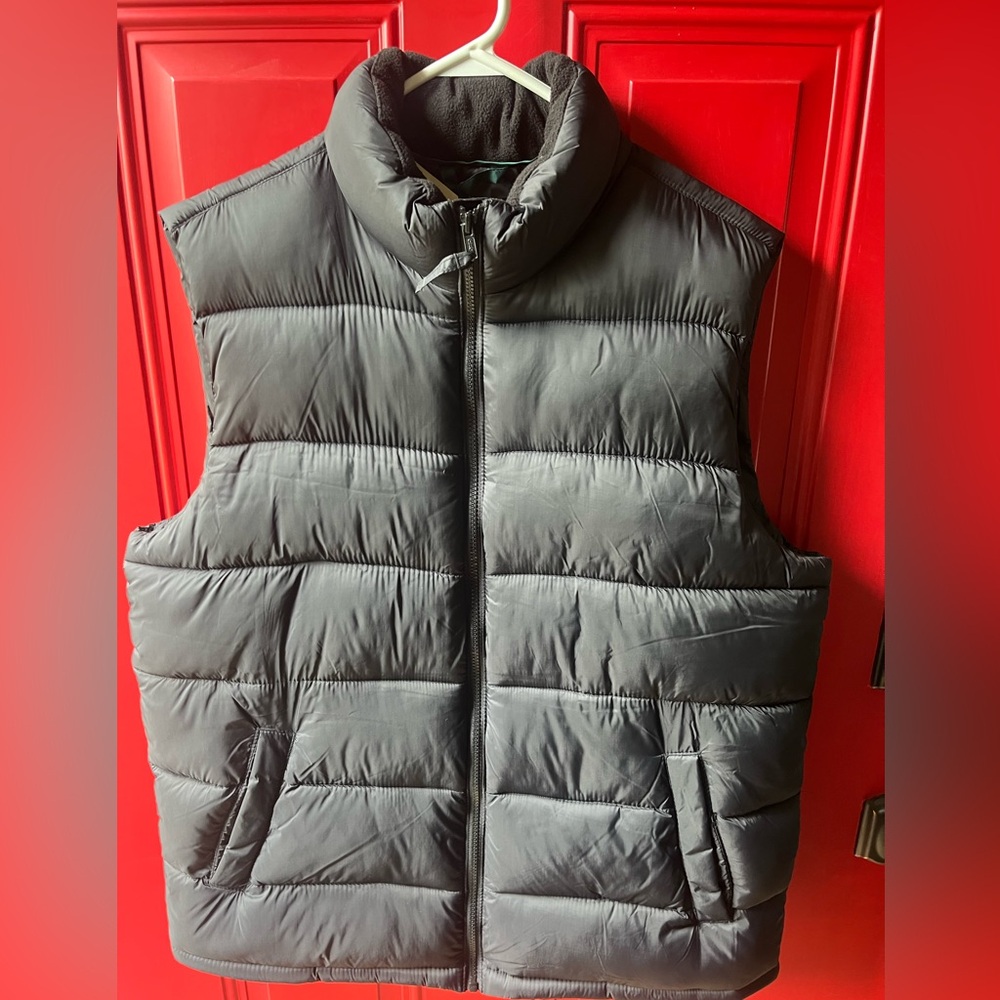 Old Navy Men's Charcoal Puffer Vest